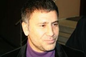 İzzet Yıldızhan &ouml;z&uuml;r diledi...