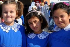 Kızların y&uuml;zde 90'ı okullaştı