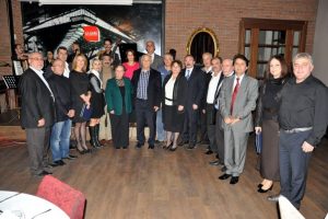 Meclisi &uuml;yelerine teşekk&uuml;r plaketi