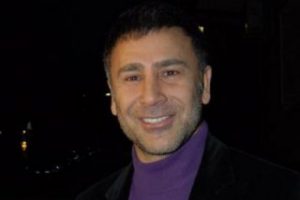 İzzet Yıldızhan kadınlardan &ouml;z&uuml;r diledi