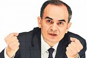 Tek kollu boks&ouml;r ikinci yumruğu &ccedil;aktı!
