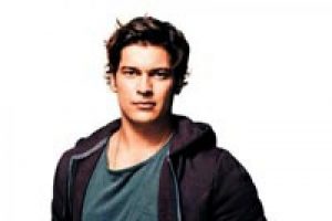 &Ccedil;ağatay Ulusoy'a sokakta dolaşmak haram!