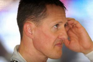 Schumacher bir aydır uyuyor