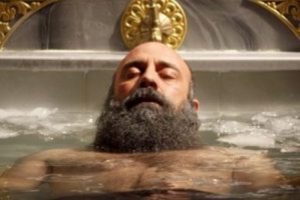 Halit Ergen&ccedil; buzlu suda 6 saat kaldı!