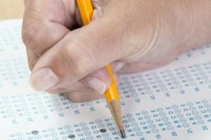 &Ccedil;oktan se&ccedil;meli testler, &ouml;ğrencileri robatlaştırıyor