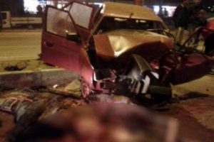 Başıboş atlar yolu kan g&ouml;l&uuml;ne &ccedil;evirdiler