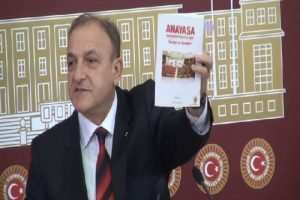 "Başbakan hukuku askıya aldı"