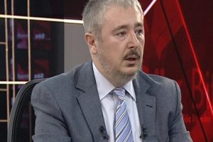 'AK Parti y&uuml;zde 40'ı ge&ccedil;erse başarılı sayılır!'
