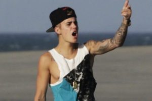 Justin Bieber'a b&uuml;y&uuml;k şok! İmzalar tamam!