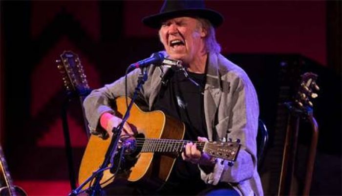 Neil Young 15 Temmuz'da İstanbul'da