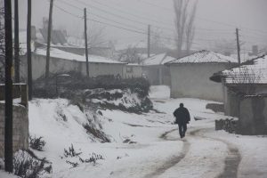 Bulgaristan sınırı beyaz &ouml;rt&uuml; ile kaplandı