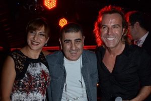 &Uuml;nl&uuml; &ccedil;ift evlilik yıld&ouml;n&uuml;mlerini b&ouml;yle kutladılar