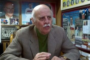 Efsane, Mustafa Ak&ccedil;ay'a destek &ccedil;ıktı