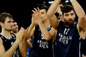 Anadolu Efes, İspanya'da galibiyet peşinde