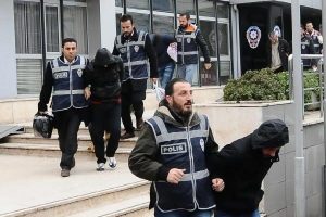 Hırsızı d&uuml;ş&uuml;rd&uuml;ğ&uuml; fiş yakalattı