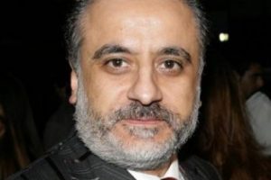 &Uuml;nl&uuml; yapımcı Erol K&ouml;se'ye havalimanında g&ouml;zaltı...