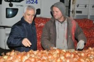 Başkan Bozbey hal esnafını ziyaret etti