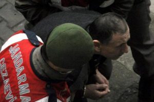 Keserle yaraladı, sonra &ouml;z&uuml;r diledi