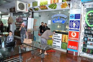 Alanya'da su baskını