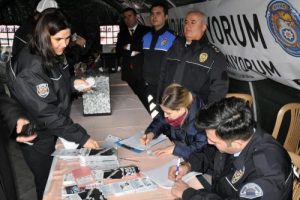 Emniyet kemeri takanlara &ouml;d&uuml;l