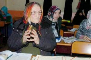 66 yaşında liseli oldu