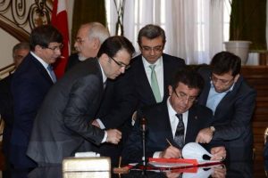 İran'da Fars&ccedil;a anlaşma krizi!