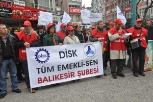 Emeklilerden maaş protestosu
