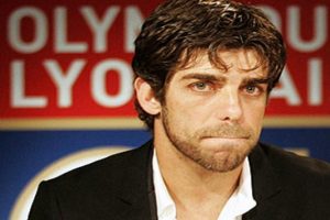 Usta frikikci futbolu bıraktı
