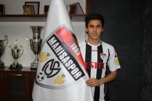Manisaspor'da İsmail imzaladı