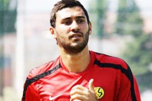 Veysel Sarı Eskişehirspor'da kaldı