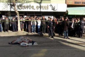 Halk otob&uuml;s&uuml;n&uuml;n &ccedil;arptığı kadın &ouml;ld&uuml;