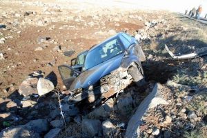 Otomobil şarampole u&ccedil;tu: 2 yaralı