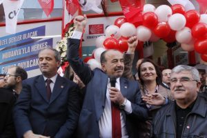 Hayri T&uuml;rkyılmaz gece g&uuml;nd&uuml;z &ccedil;alışıyor