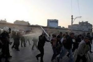 Taksim'de polis m&uuml;dahalesi