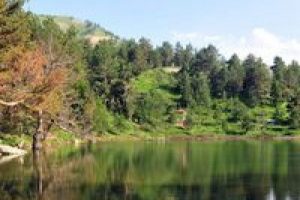 Limni g&ouml;l&uuml;ne ahşap kır evi yapılacak