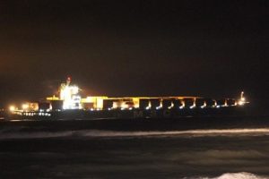 294 metrelik gemi &Ccedil;anakkale'de karaya oturdu