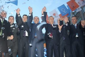 Nil&uuml;fer'de AK Parti'den miting gibi a&ccedil;ılış