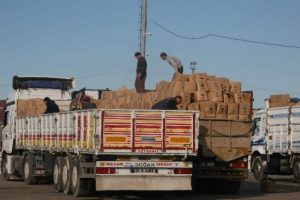 T&uuml;rkiye'den Suriyelilere yardım akıyor