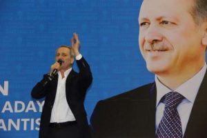 "Zafer &Ccedil;ağlayan sevdiklerinin başını &ouml;n&uuml;ne eğecek hi&ccedil;bir şey yapmamıştır''