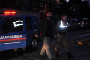 &Ccedil;ek hırsızlığı operasyonunda 5 tutuklama