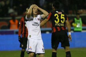 Fenerbah&ccedil;e Eskişehir'de takıldı