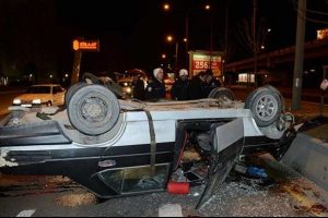 Ref&uuml;je &ccedil;arpan otomobil ve 6 yaralı
