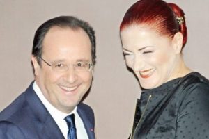 Fransız televizyonu Hollande ile dalga ge&ccedil;ti