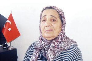 Kızını bulana 10 bin lira verecek