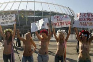 Femen'den 'K&uuml;rtaj' protestosu