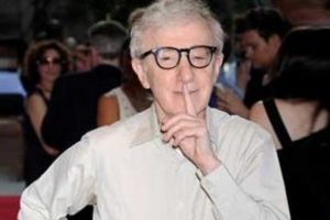 Woody Allen i&ccedil;in şok su&ccedil;lama...