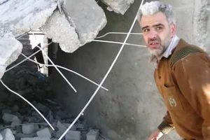 &Ccedil;aresiz babanın ailesini arayışı