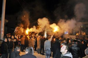 Demirhisar, meşalelerle karşılandı