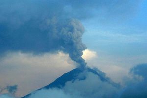 Tungurahua Yanardağı faaliyete ge&ccedil;ti