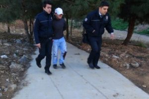 Kendimi kesecektim, karşıma &ccedil;ıkanı kestim